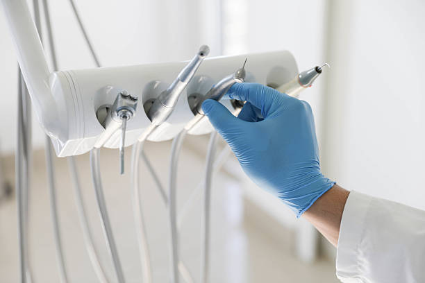 Professional Dental Crowns And Bridges technician working in Longtown, OK
